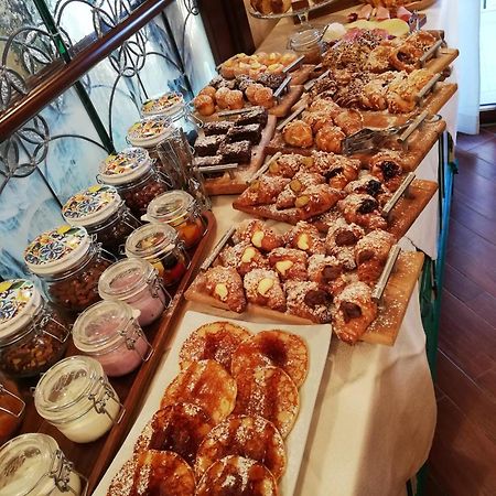 רוקרזו Hotel Petite Fleur מראה חיצוני תמונה