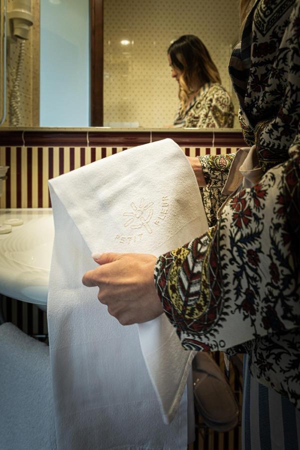 רוקרזו Hotel Petite Fleur מראה חיצוני תמונה
