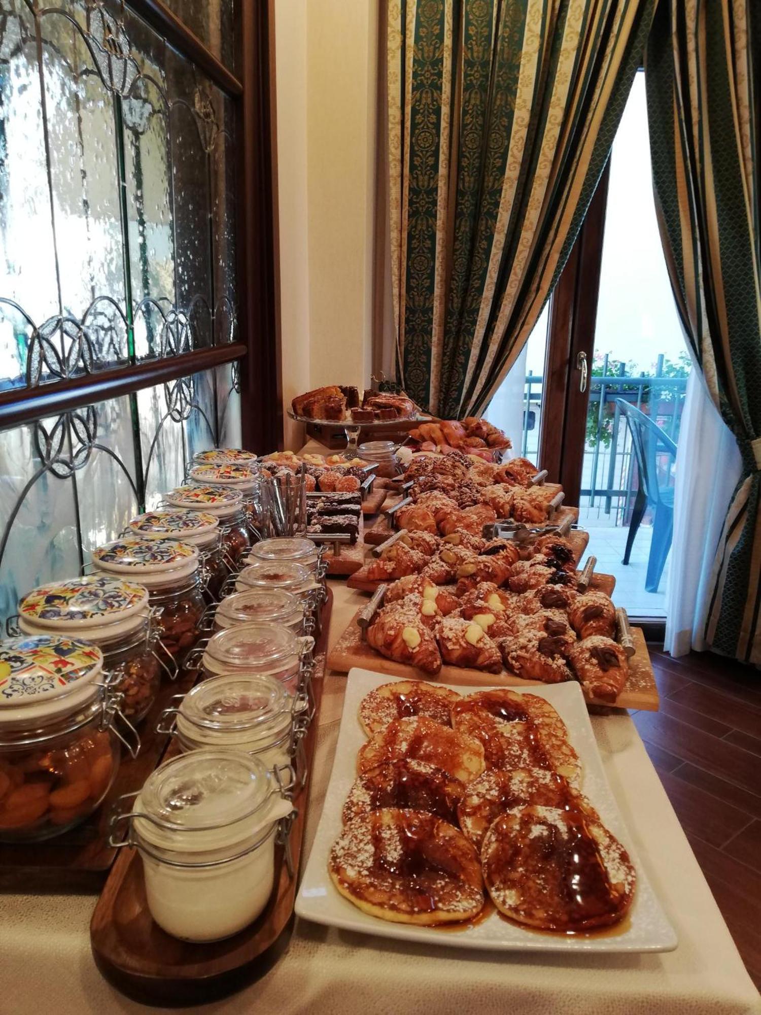 רוקרזו Hotel Petite Fleur מראה חיצוני תמונה